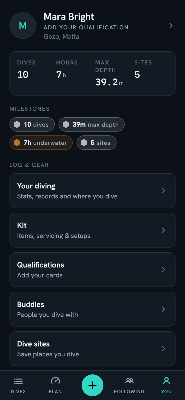 Your diving in numbers: dives, hours, max depth and sites, with milestones underneath